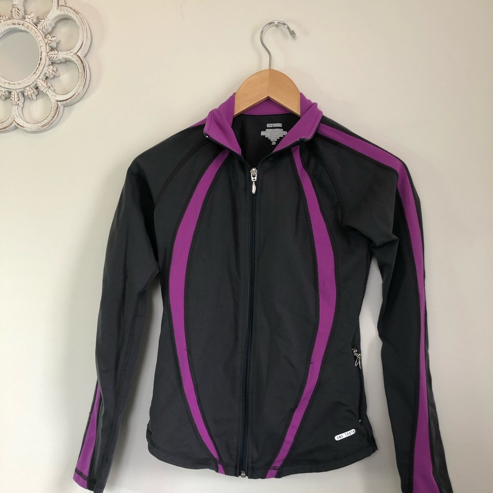 ☀️ ONE TOOTH zip up sweater !